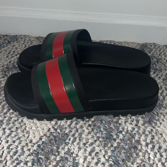 Gucci slides men’s size 8